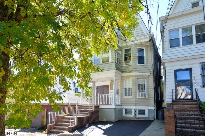 150 Elwood Ave - Photo 1
