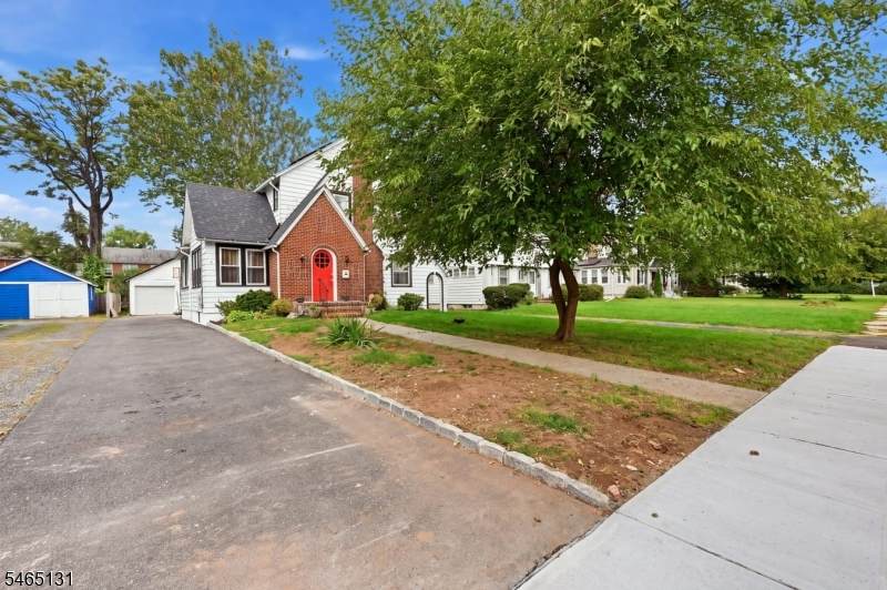 1074 Rose St - Photo 1