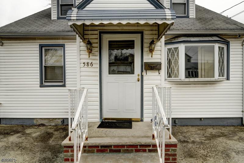 586 Mereline Ave - Photo 1