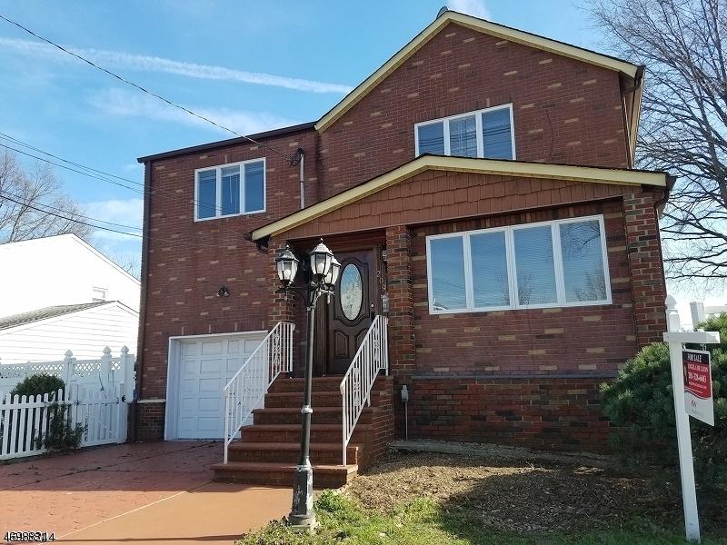 209 Mawbey St - Photo 1