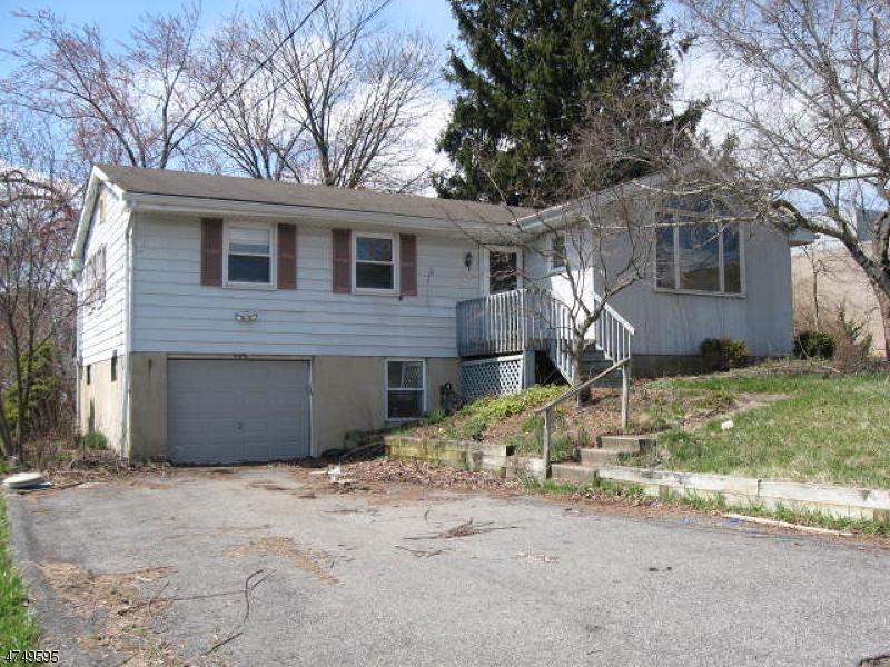 208 S 8th St - Photo 1