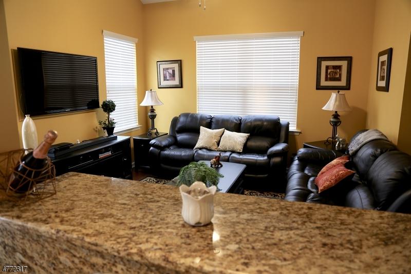 1608 Brook Hollow Dr - Photo 1