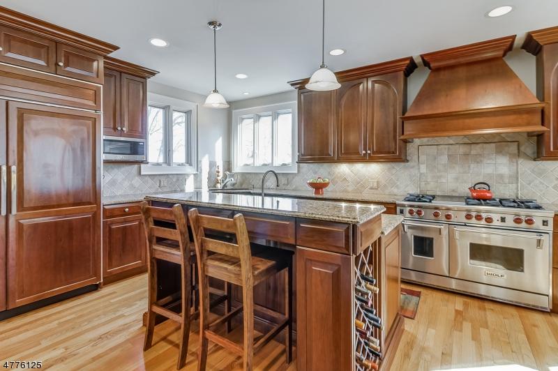 54 Green Ave - Photo 1