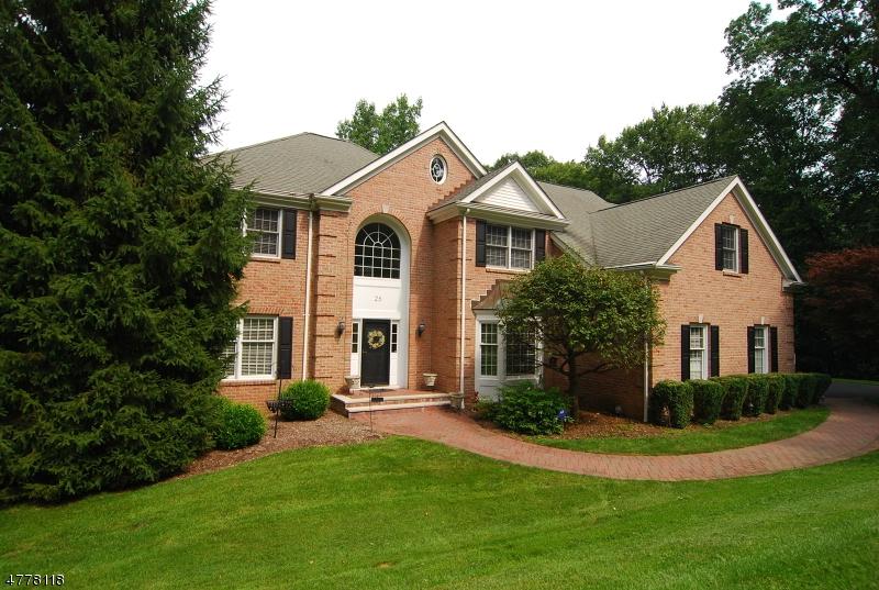 25 Cromwell Dr - Photo 1