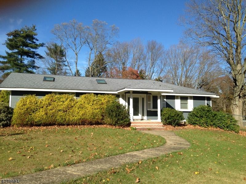 1 Pond Ln - Photo 1
