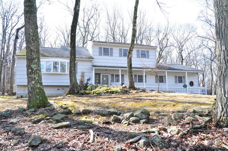 15 Crest Dr - Photo 1