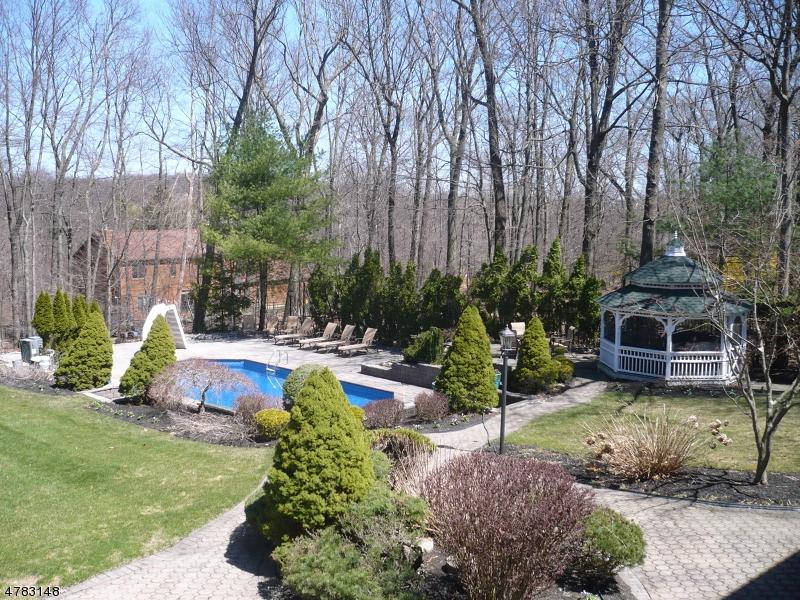 13 Denise Dr - Photo 1