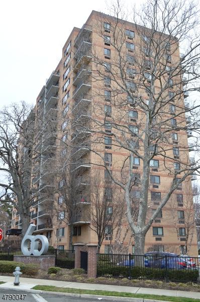 60 Parkway Dr E - Photo 1