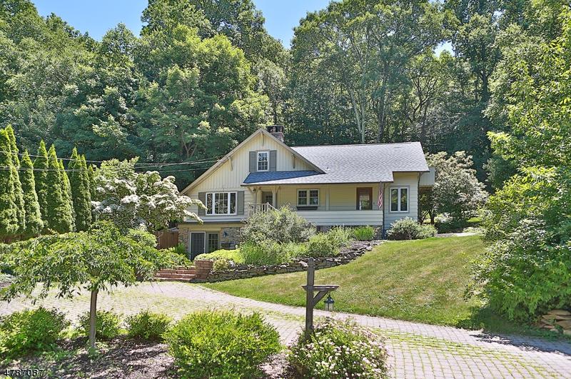 37 Woodlawn Rd - Photo 1