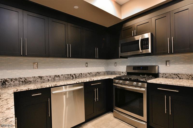 8 Whitehall Rd - Photo 1
