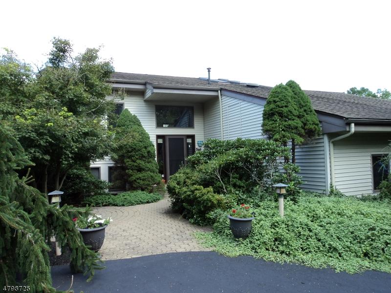 11 Bristol Ct - Photo 1