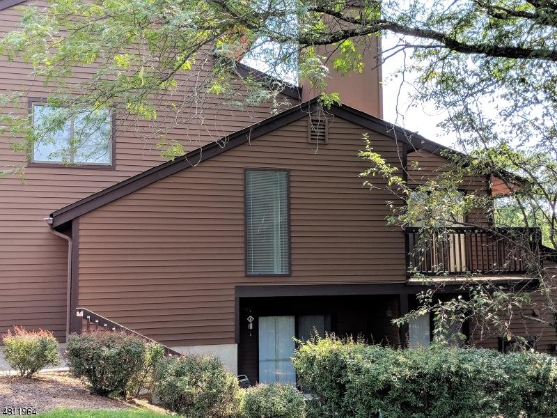 8 Meadowview Dr - Photo 1