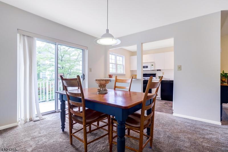 6 Cottage Ct - Photo 1