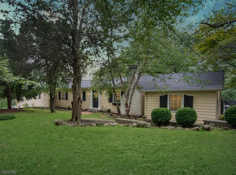 18 Valley Pl - Photo 1