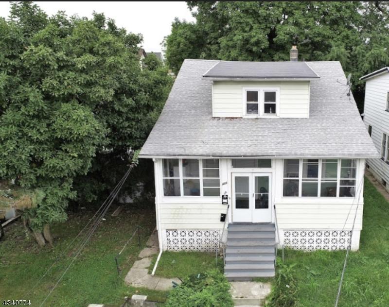 454 E 27Th St - Photo 1