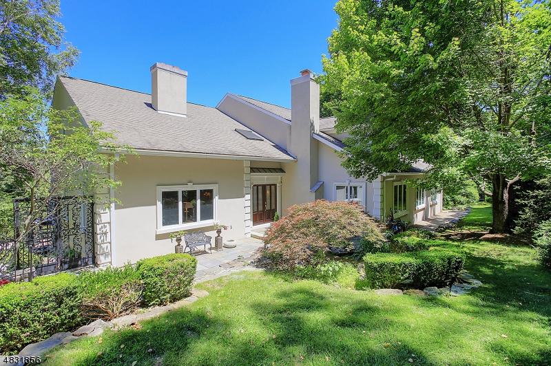 590 Cherry Ln - Photo 1