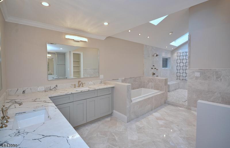 23 Whispering Way - Photo 1