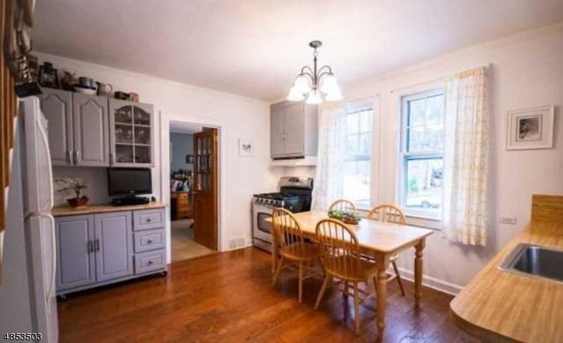 14 Laurel Pl - Photo 1