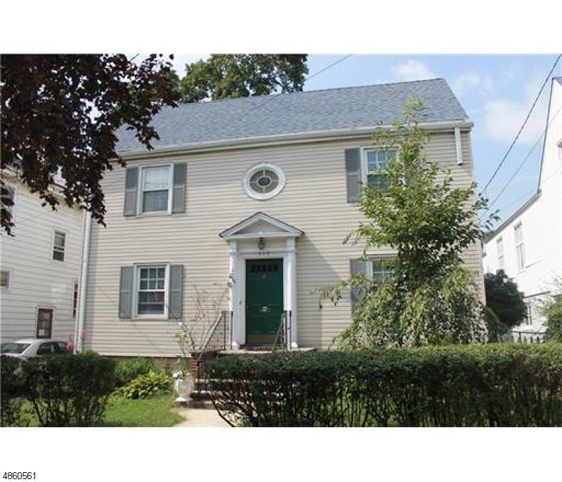 352 Berkeley Ave (350) - Photo 1