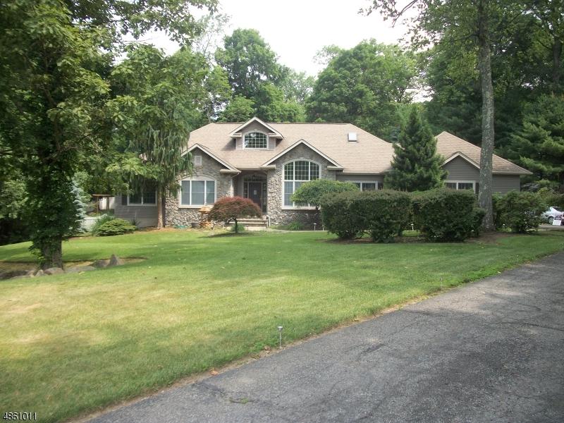 16 Stone Ridge Rd - Photo 1