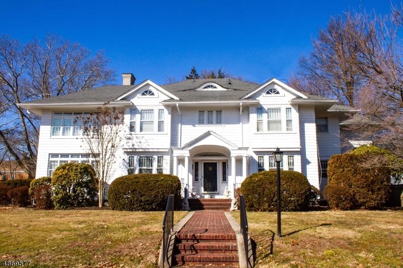 601 Lenox Ave - Photo 1