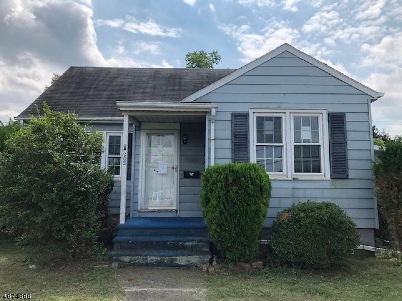 202 St James Ave - Photo 1