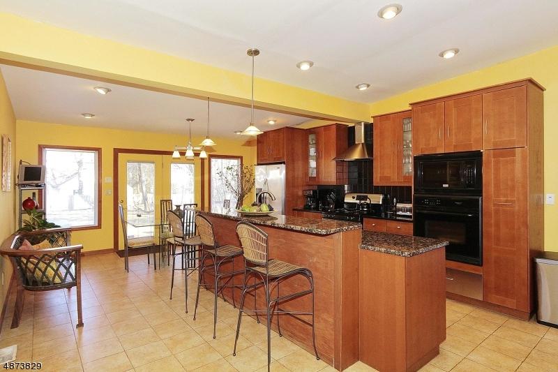 917 Carnegie Ave - Photo 1