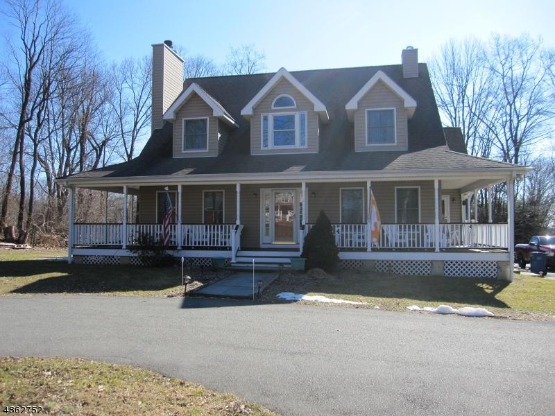 4 Elizabeth Ln - Photo 1