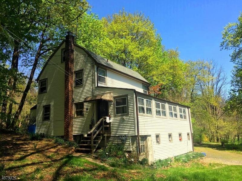 17 Gates Ave - Photo 1