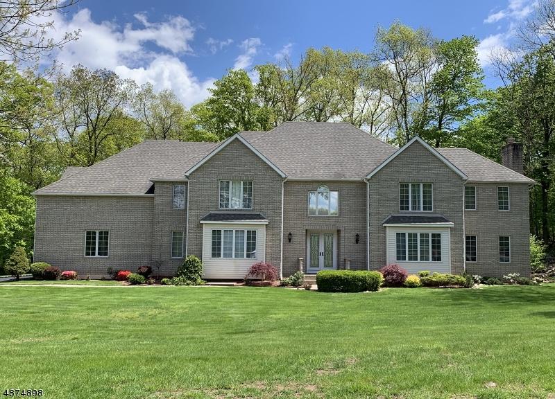 31 Angelo Dr - Photo 1