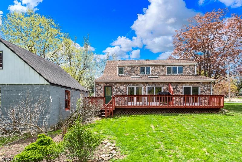15 Hillcrest Ave - Photo 1