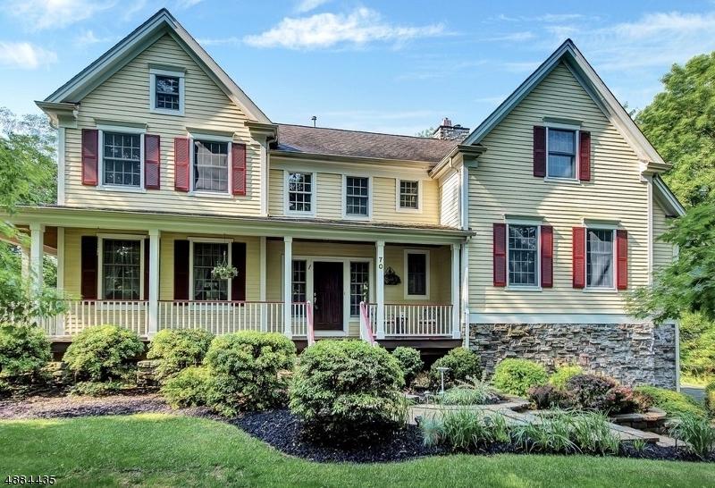 70 Budd Ave - Photo 1