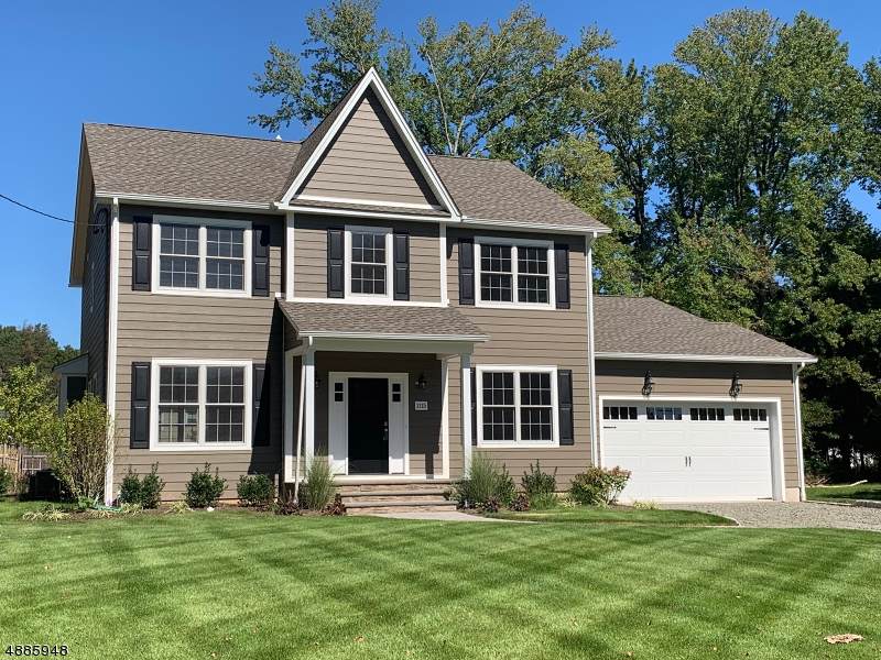 1115 Summit Ave - Photo 1