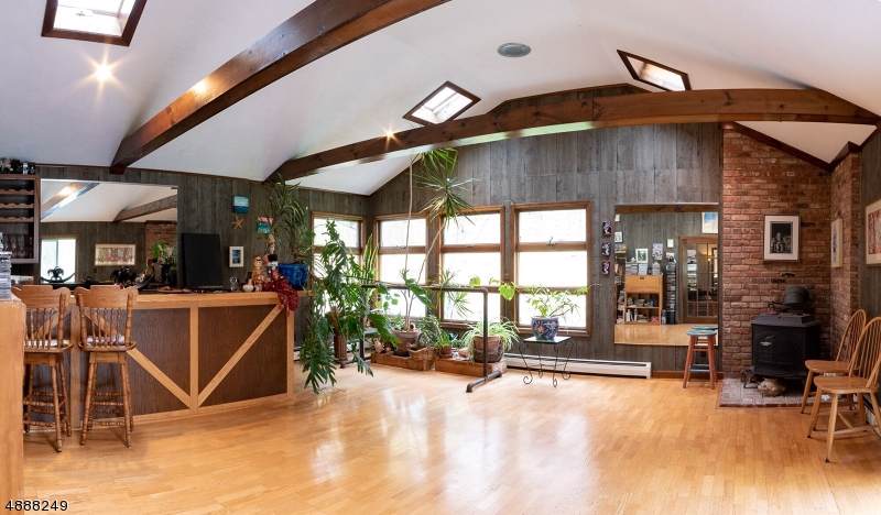 1 Arrowhead Trl - Photo 1