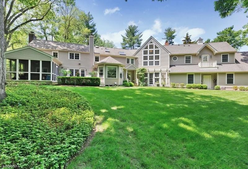 55 Linden Ln - Photo 1