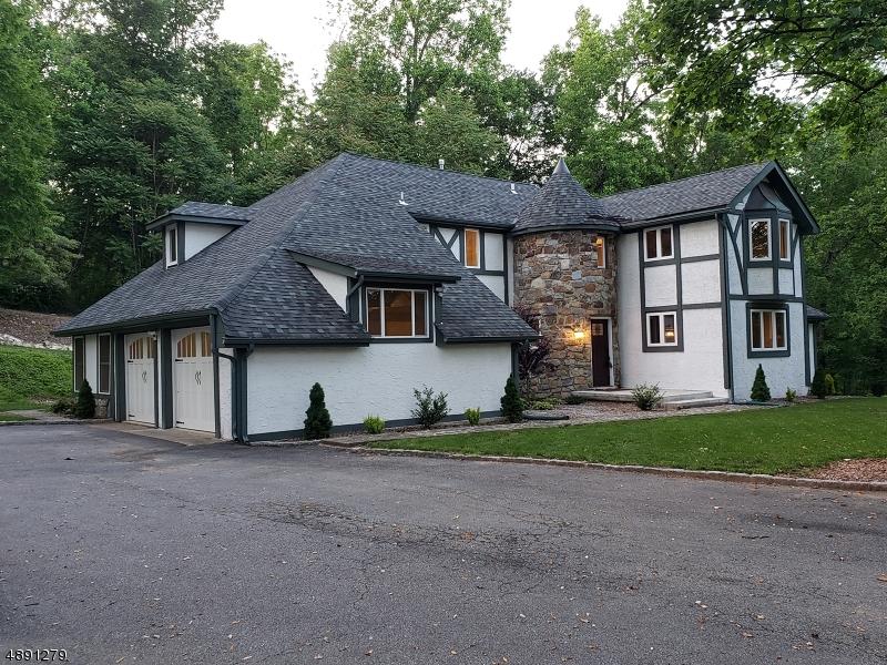74 Mountain View Rd E - Photo 1