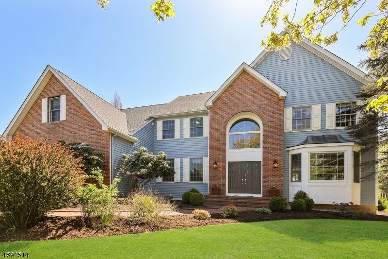 4 Hardy Dr - Photo 1