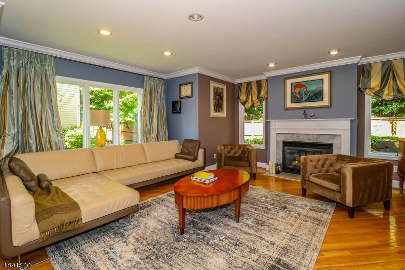 23 Eggers Ct - Photo 1