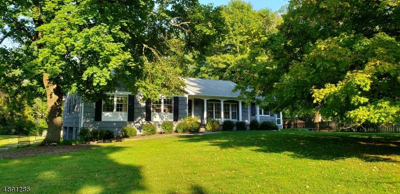 37 Hilltop Cir - Photo 1