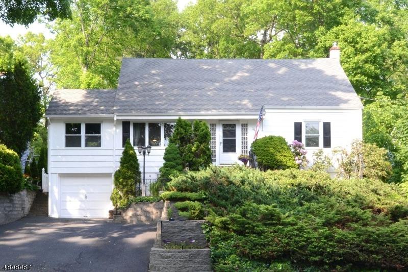 205 Hiawatha Blvd - Photo 1