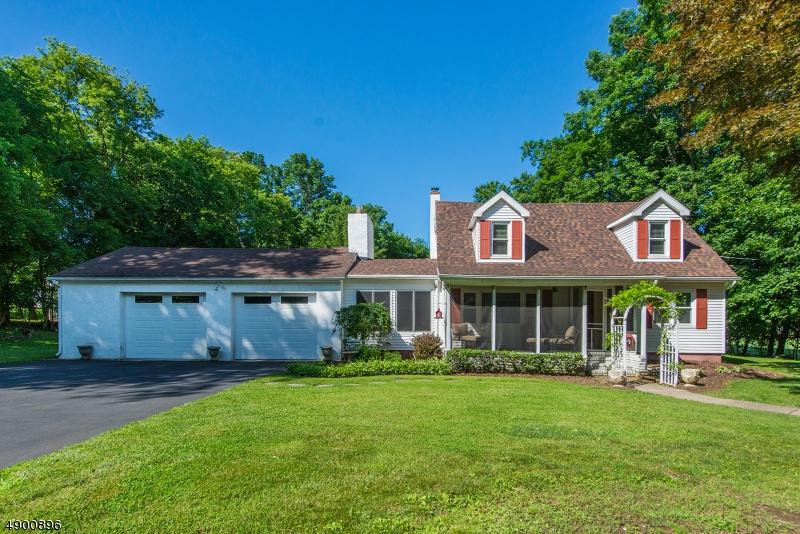 4 Gardner Ave - Photo 1