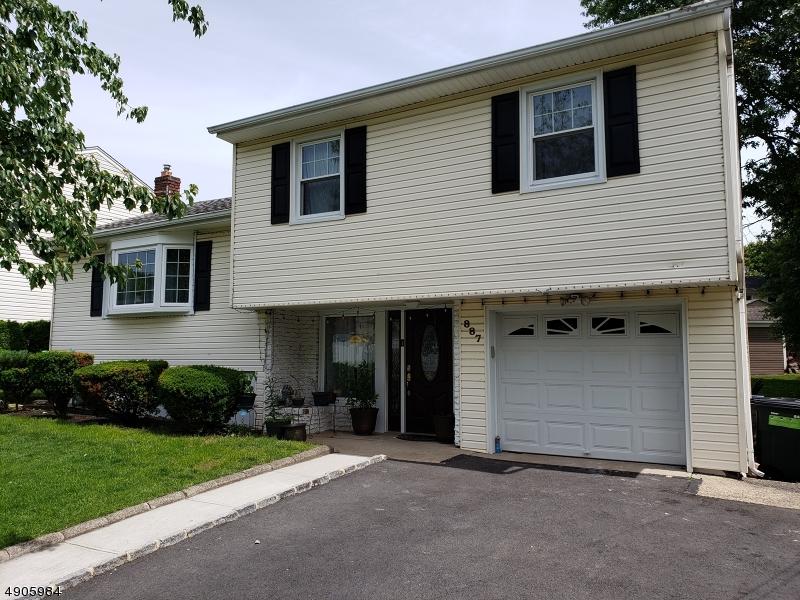 887 Greenwich Ln - Photo 1