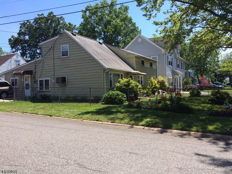 221 Bloomfield Ave - Photo 1