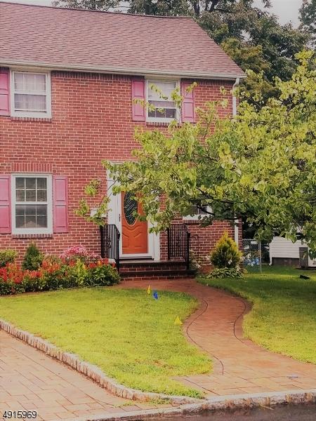 1819 Berkshire Dr - Photo 1