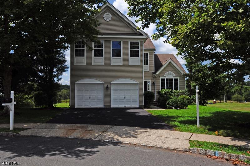 8 Avery Ct - Photo 1