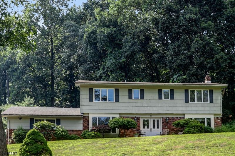 30 Southwood Dr - Photo 1