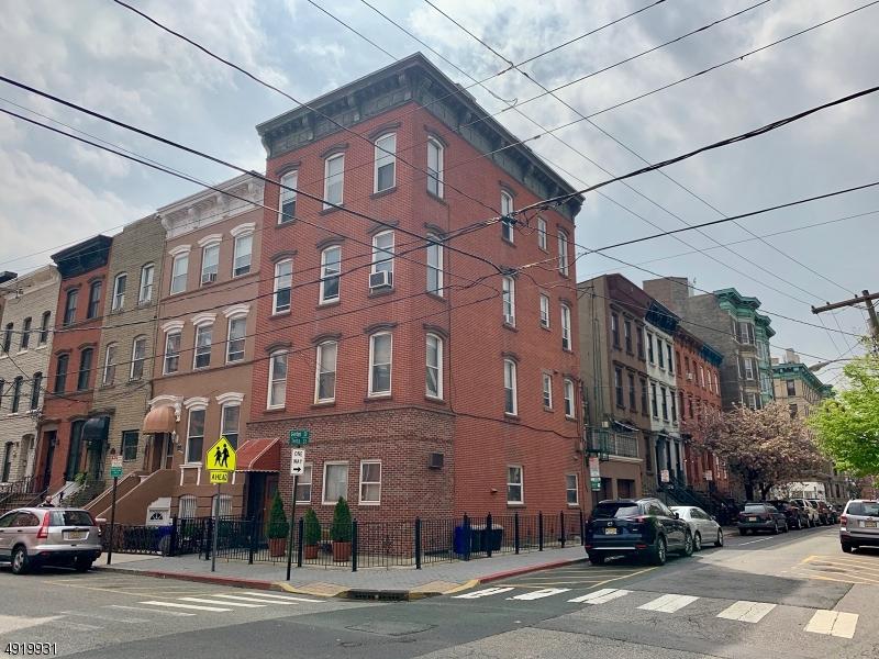 936 Garden St - Photo 1