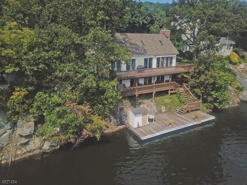 634 Lakeside Ave - Photo 1