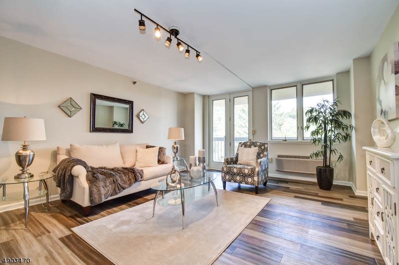 10 Smith Manor Blvd - Photo 1