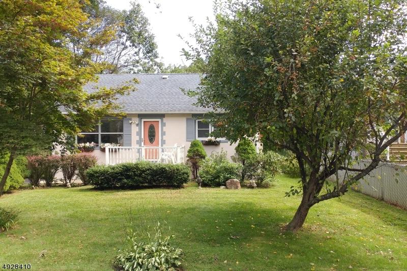 13 Broad Ave - Photo 1